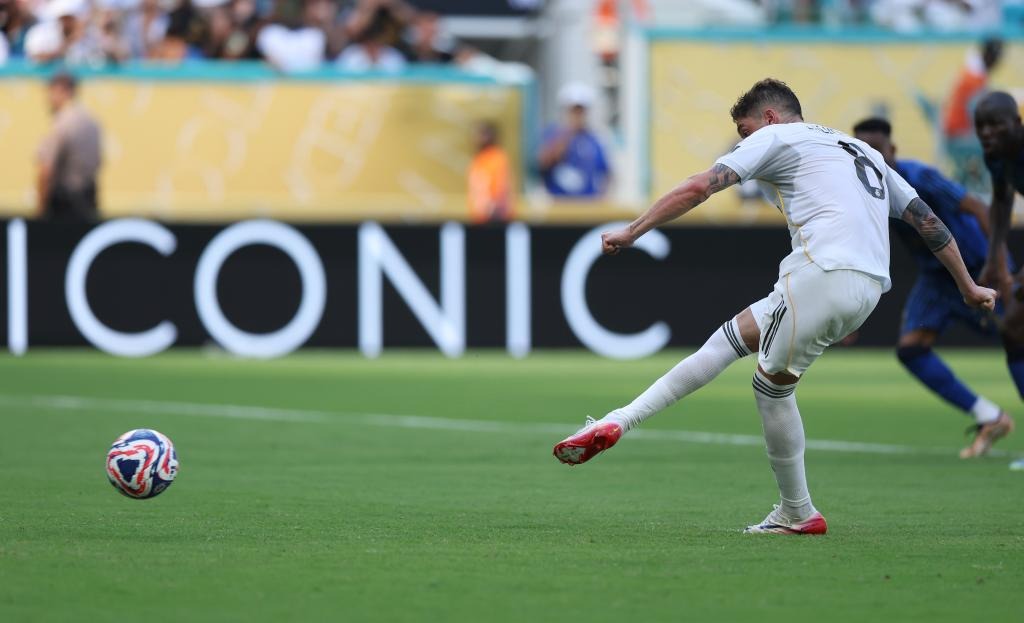 丁宁的“新发球局”